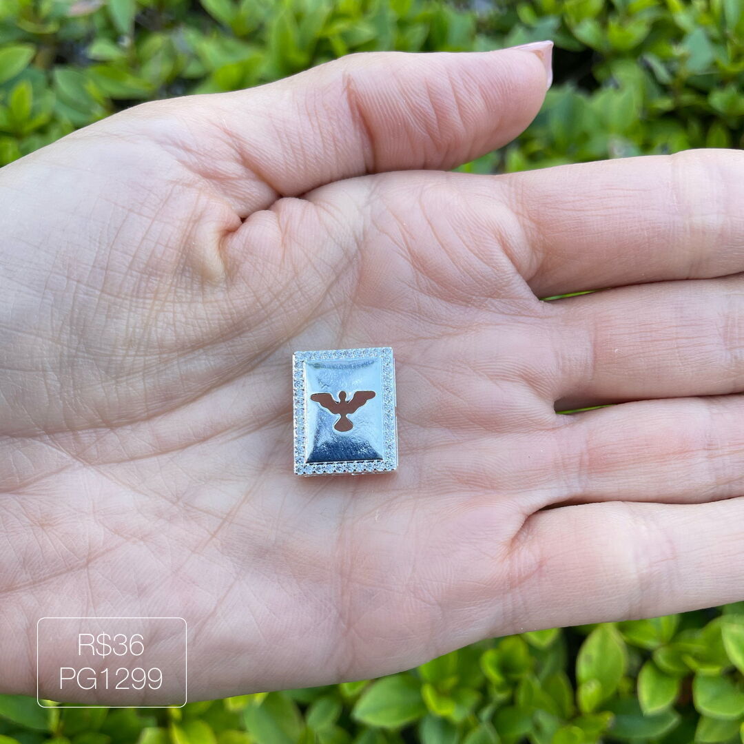 Pingente Quadrado Espírito Santo Cravejado Cristal Prateado